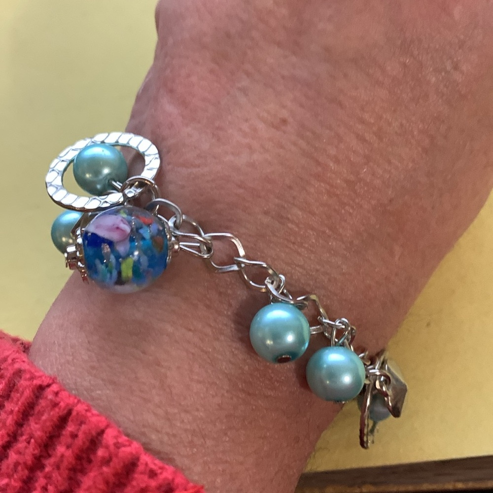 Beautiful bracelet - Picture 2 of 6